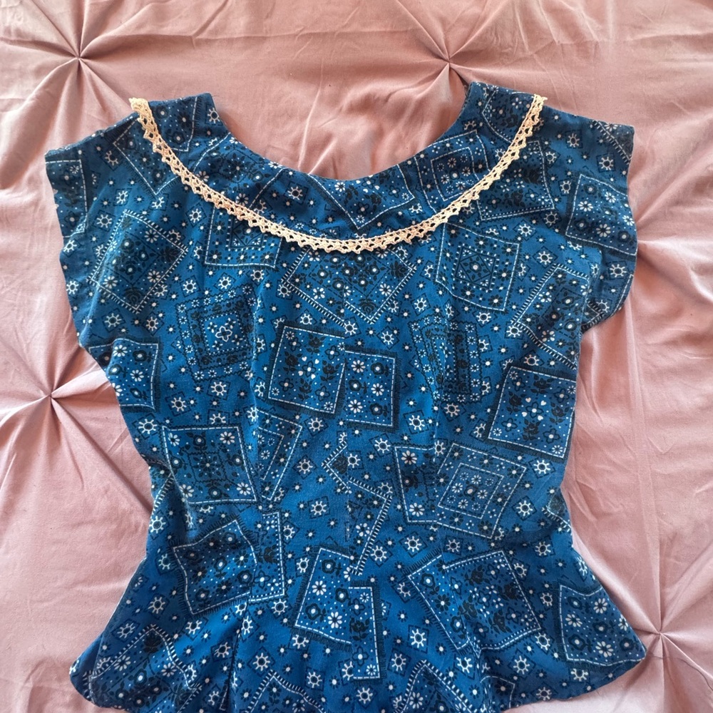 Vintage 50s homemade Blouse with Lace Detail Small